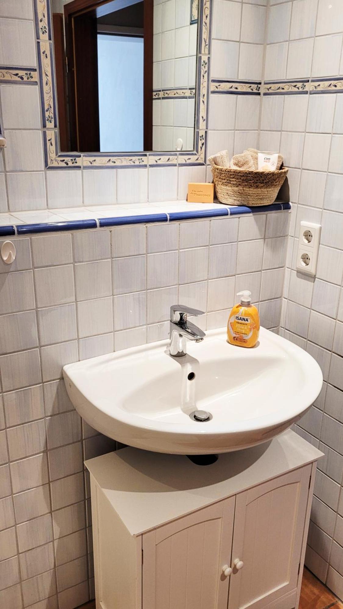 Modernes 1-zimmer-apartment Mit Galerie-schlafkoje Im Skandinavischen Stil Apartment Ostenfeld (Nordfriesland)