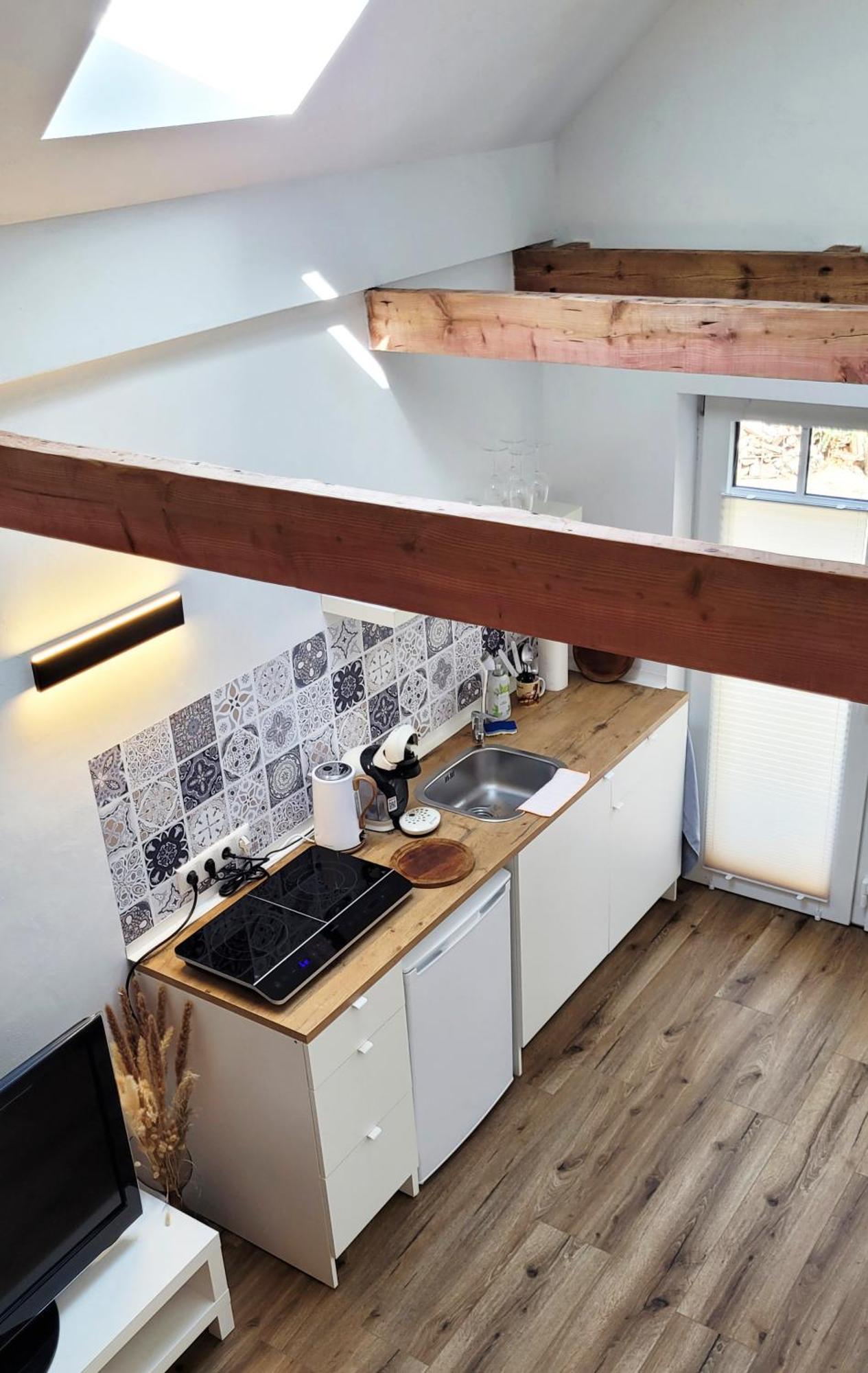 Modernes 1-zimmer-apartment Mit Galerie-schlafkoje Im Skandinavischen Stil Apartment Ostenfeld (Nordfriesland)
